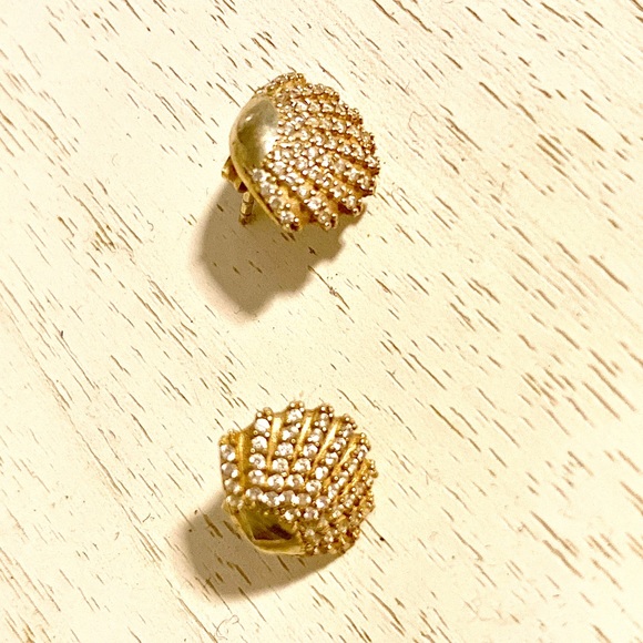 Sphera Milano gold vermeil shell stud earrings - Picture 6 of 8